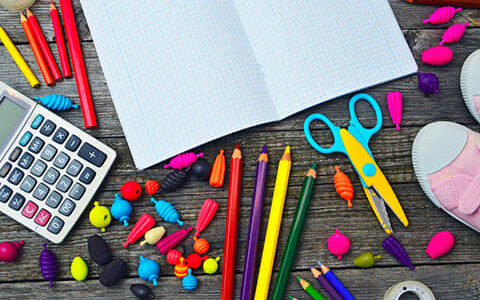 PPT 中，选择合适的图表可以帮助你更有效地传达信息和支持你的观点