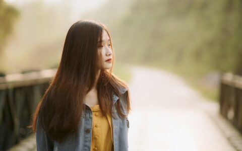 销售课程时，如果快速的吸引到学员的注意，并让他对我的课程产生兴趣