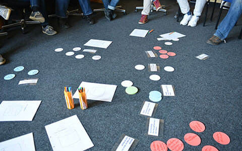 在进行促销数据分析时，如何确保收集到的数据是准确和可靠的？