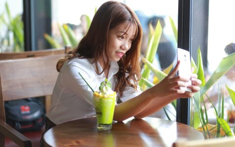 为什么说：《小红书》是一个千人千面的平台？听一下从业人员的说法