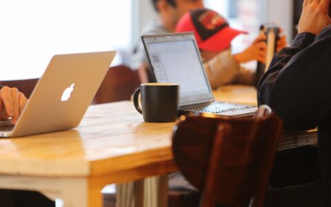 2024年知识付费领域的选题方向建议，需要注意的事项，可能面临的法律风险