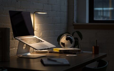 这么多人放弃Xmind，可能最大的原因，就是Xmind没有社区功能和云端共享，不能实现随时随地，任何设备同步吧