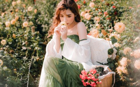 如何确保人工智能（ChatGPT、Kimi、文心一言等）在动画教育中的应用不会取代教师的角色？