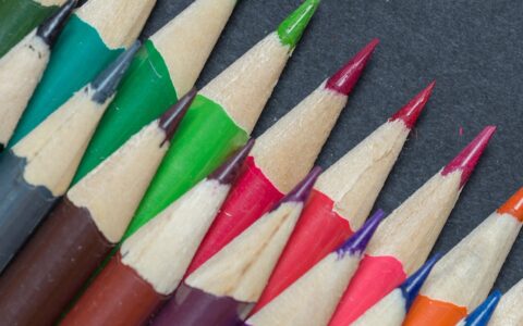 AI技术越来越成熟、越来越普通，有没有一种可能，人类最终会被AI所控制，成为AI的奴隶？如果真有这么一天，人类又将如何自处？