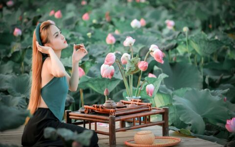 ChatGPT和Kimi相比，有哪些优势和劣势？在中国，最终哪一套人工智能产品，最终会得到用户的认可？