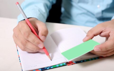 动画微课脚本：如何正确的选购微单相机？（可以轻松扩展到其它行业）