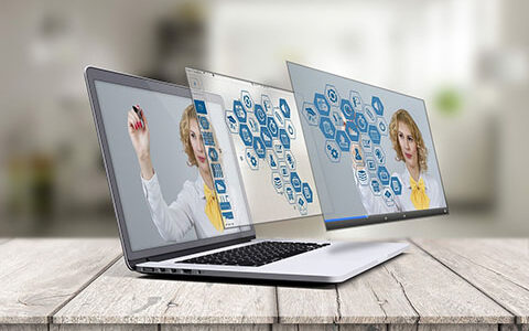 科大讯飞星火和百度文心一言相比，有哪些特点自媒体创作者，应该选哪个？