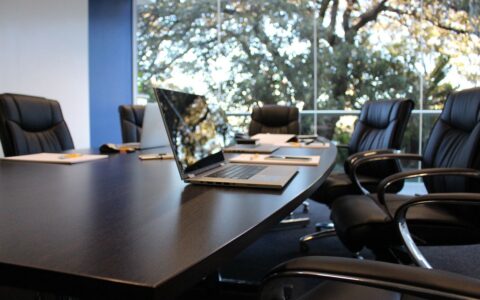 老师想快速提高自己的表达力，又不想看书，可以试式以下表格的免费资源