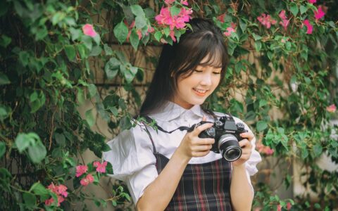 我应该如何调整PPT的布局以适应不同的屏幕尺寸？