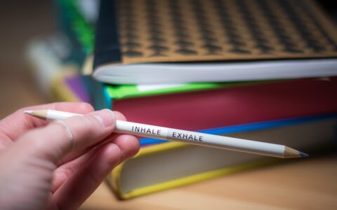 每个人都有第一次，都是从陌生到熟练：新老师如何克服上台讲课的恐惧心理