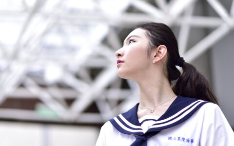 为什么现在很多知名的卖课博主，都开始被各大平台封杀了，是违规了，还是其它原因？