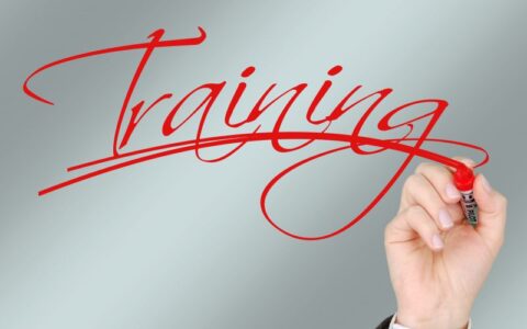 卖课直播间的成交话术，有什么特点？哪些能说，哪些不能说？