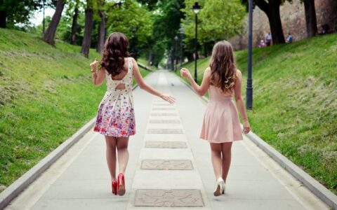 推荐一些可以快速制作 PPT 目录页的在线工具