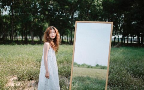 第一印象很重要，除了好看，还有信任：教师 PPT 封面使用风景照会给人带来怎样的印象？