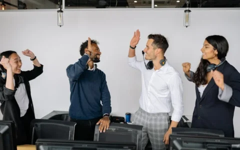 《结构思考力》中的有哪些经典案例，可以让我们秒懂金字塔原理