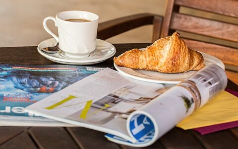 直播过程中，如何利用 OBS 快速切换不同的摄像头视角？