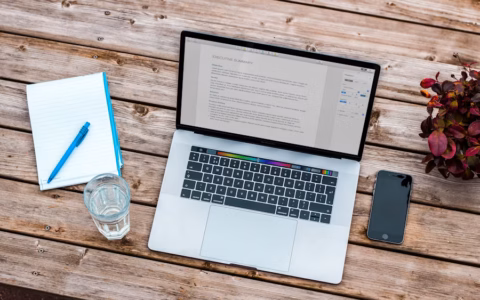 如何优化 OBS 在低配置电脑上的性能，避免卡顿？