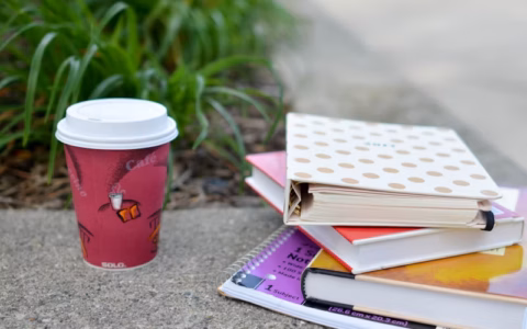 卖课的文案，推荐课程的文案，有哪些特点？怎么写才合适？有哪些必须要写的，有哪些不能写？