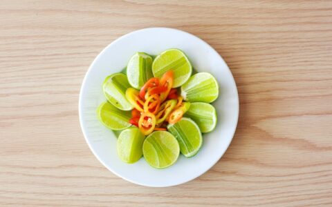 主流自媒体平台，都可以根据用户喜好自动匹配合适内容：如何评估和优化个性化内容推荐系统的性能？