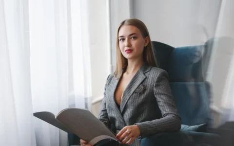 再为知识博主分享一些《金字塔原理的实战案例》，非常实用的哟