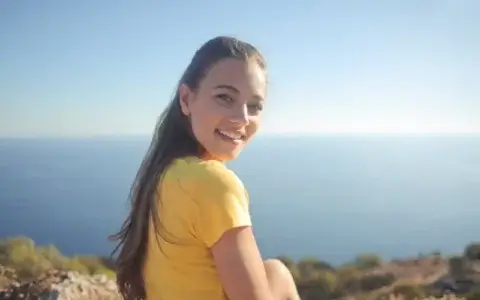 视频号知识店铺冷启动：如何用“免费试听+朋友圈裂变”实现首月10万营收？