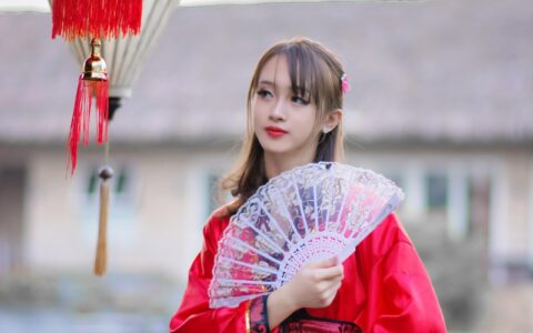 揭秘！头部主播不会告诉你的“选品”潜规则：避开这3类产品，少亏50万