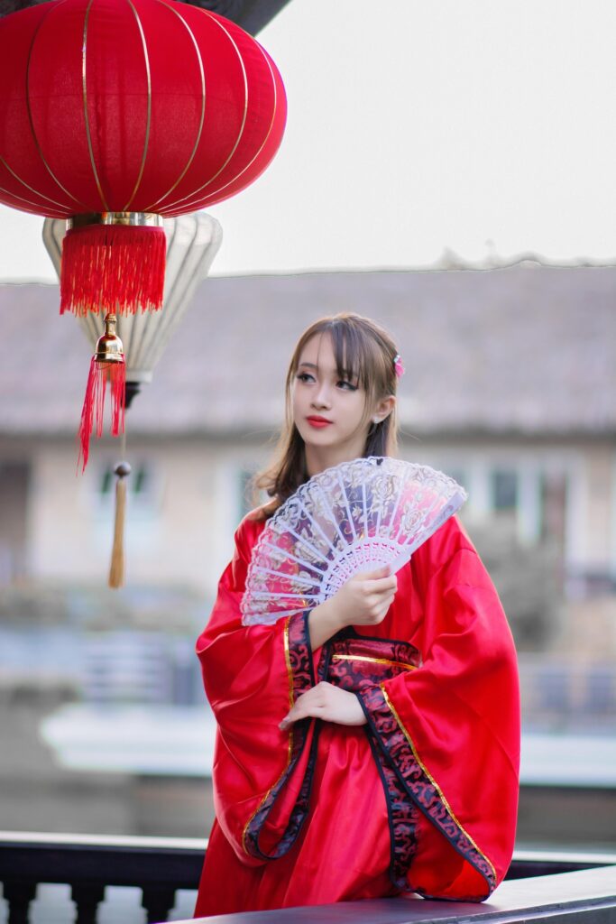 揭秘!头部主播不会告诉你的“选品”潜规则:避开这3类产品,少亏50万