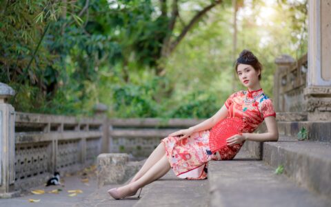 别再堆砌内容，用“峰终定律”设计课程高潮与结尾，极大提升完课率与转介绍
